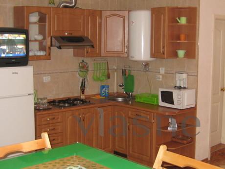 apartment with separate entrance and pat, Alushta - günlük kira için daire