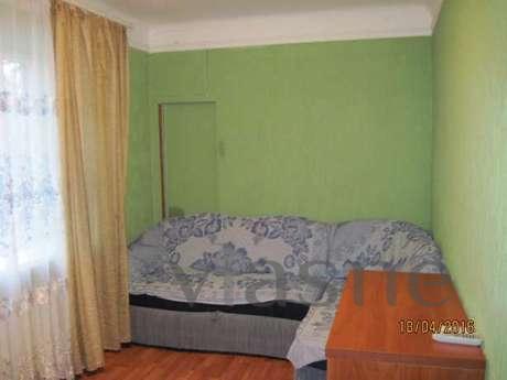 Благоустроенная 2-х комнатная квартира, Бердянск - квартира посуточно