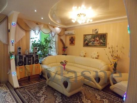 Rent a luxury 2 rooms. m., near the sea, Chernomorsk (Illichivsk) - günlük kira için daire