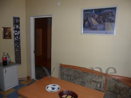 3-комнатная в Центре города, Шымкент - квартира посуточно
