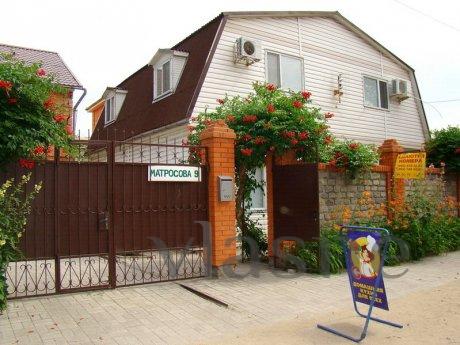 We offer rooms in a guest house on Matrosov 9. Slobidka 50 m