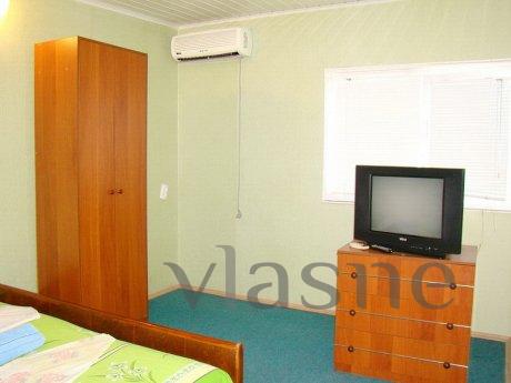 Rooms are priced 50 m from the beach, Sl, Berdiansk - günlük kira için daire