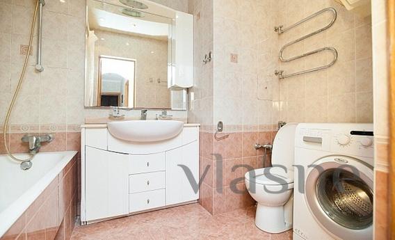 Clean, comfortable 2-bedroom apartment, Almaty - günlük kira için daire