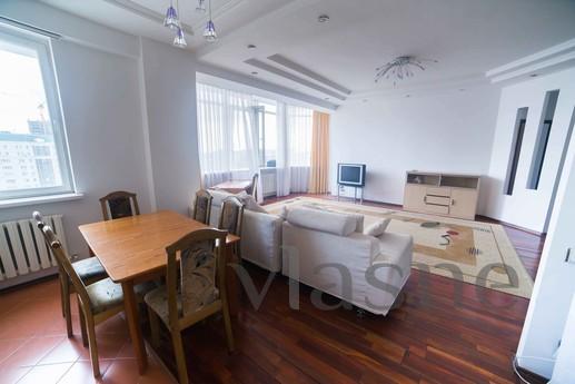 Rent 2-bedroom apartment in the heart of the Left Bank of As