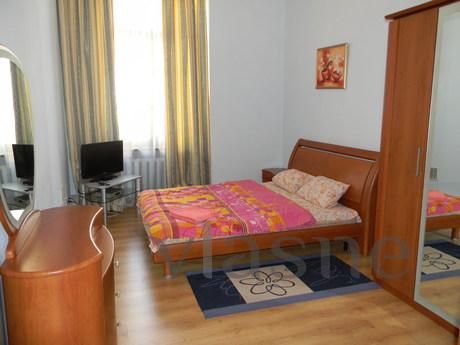 We rent a 2-bedroom cozy apartment, Kyiv - apartment by the day