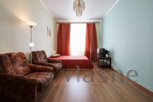 Spacious 2-bedroom in the metro, Saint Petersburg - mieszkanie po dobowo