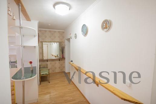 2 bedroom, Rozybakiev 289/1 (77), Almaty - apartment by the day