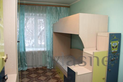 Excellent 3-bedroom apartment yoh, Karaganda - günlük kira için daire