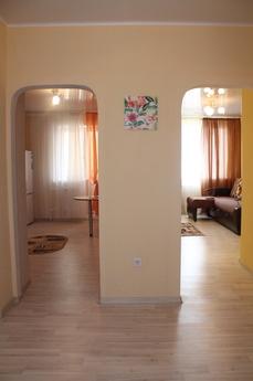 One bedroom apartment near Auchan, Tyumen - apartment by the day