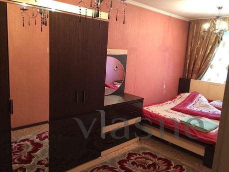 Very clean 2 bedroom with WiFi, Shymkent - günlük kira için daire