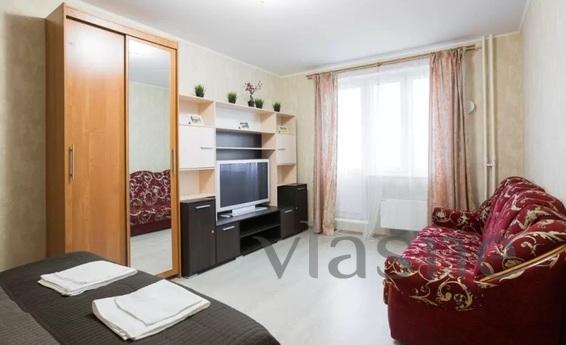 Bright first renovated apartment with balcony, within walkin