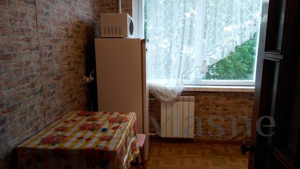 1 oda. bağ, orman daire, Kyiv - günlük kira için daire