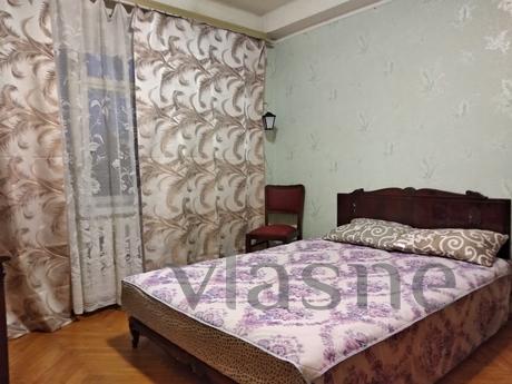 The winegrower. Comfortable warm 3 room , Kyiv - apartment by the day