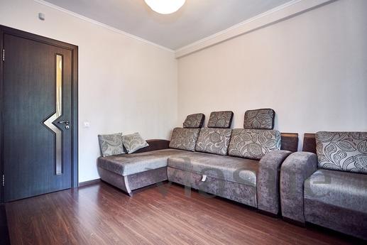 The apartment is for a large company, Krasnodar - günlük kira için daire
