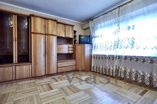 One-bedroom apartment in the center, Krasnodar - apartment by the day