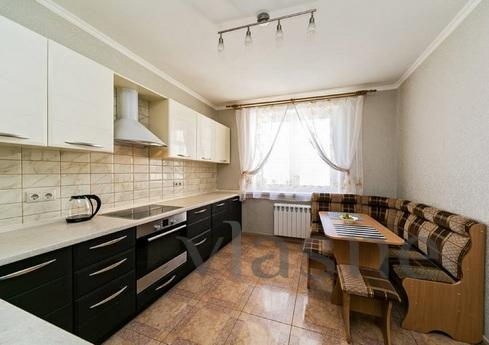It offers spacious, bright 3-room apartment (96 m2) with a b