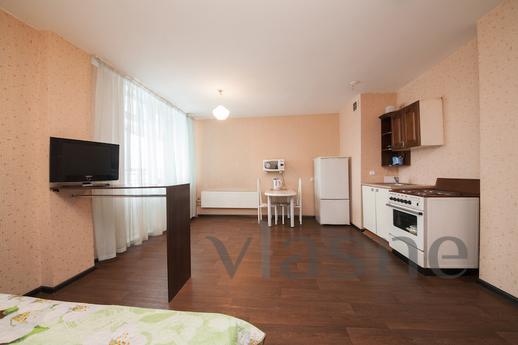 Bright studio in a good area, Красноярськ - квартира подобово