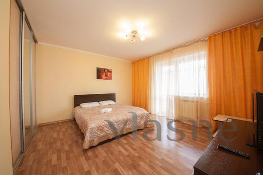 Bright  1 bedroom apartment for rent, Krasnoyarsk - günlük kira için daire