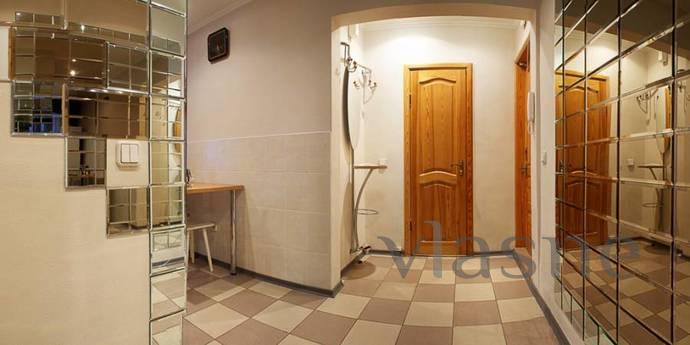Cozy bright apartment in a good area, Krasnoyarsk - apartment by the day