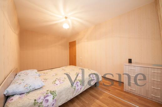 2 bedroom apartment in good area, Krasnoyarsk - günlük kira için daire