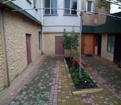 Double room with shower and toilet in room 200 UAH. Place in