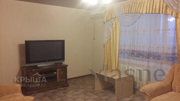 3-bedroom apartment in the center of Eur, Ust-Kamenogorsk - günlük kira için daire