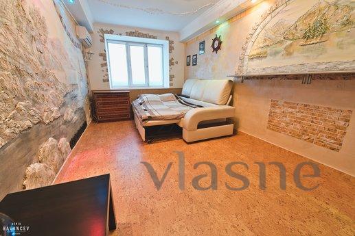 apartment with designer renovation, Saratov - günlük kira için daire