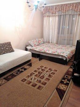 Excellent one-bedroom apartment is cheap, Almaty - günlük kira için daire