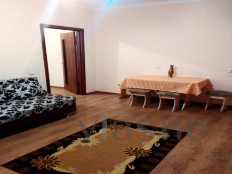 Excellent one-bedroom apartment is cheap, Almaty - günlük kira için daire