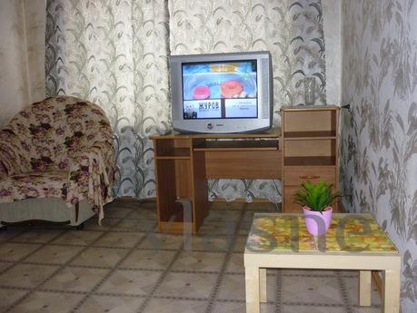 One bedroom apartment on the Left Bank, Omsk - günlük kira için daire