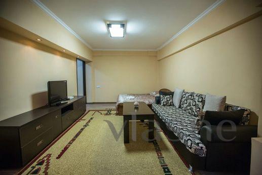 1-room apartment inexpensively, Almaty - apartment by the day