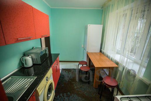 1-room apartment inexpensively, Almaty - günlük kira için daire