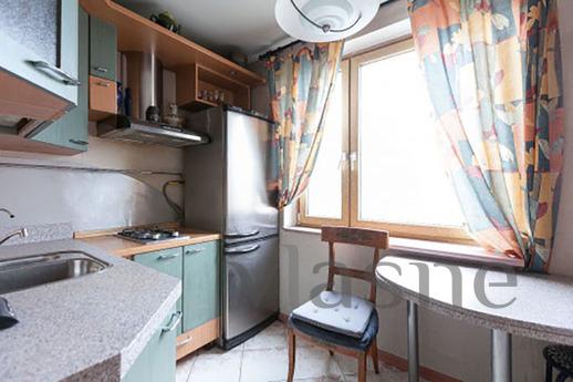 Comfortable 3-bedroom apartment, Novosibirsk - günlük kira için daire