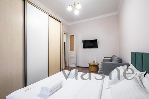 Apartments (Listopadovoy Chinu 12/2) were built in the histo