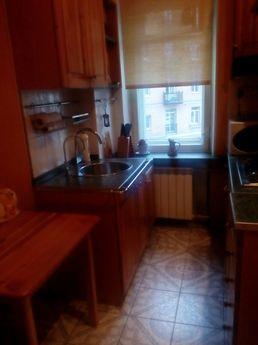 The apartment is near the metro, Saint Petersburg - günlük kira için daire