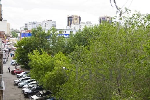 Apartment opposite railway station., Omsk - günlük kira için daire