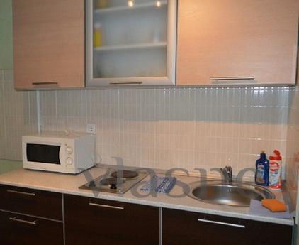 Clean, not smoked, 4 beds, Novosibirsk - apartment by the day