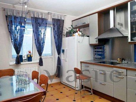 Very cozy one-bedroom apartment on the Boulevard of Peace. T