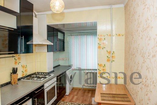 Luxury 2-bedroom apartment, Karaganda - apartment by the day