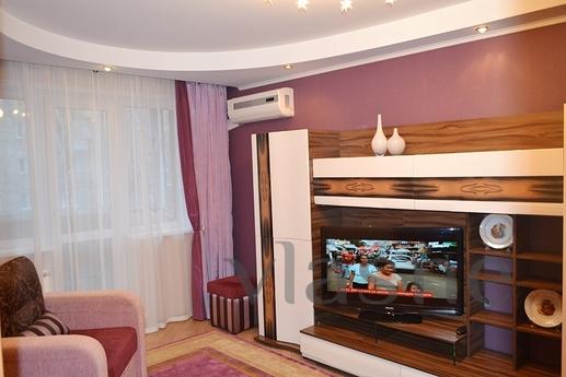 2 bedroom renovated in center, Novosibirsk - günlük kira için daire