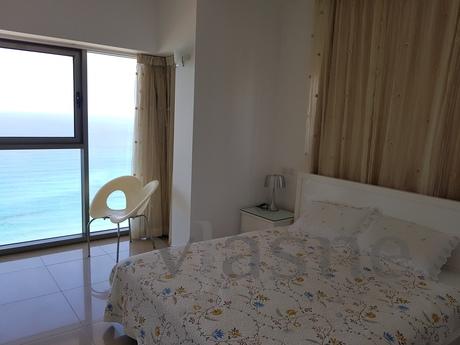 Three bedroom apartment on the beach, Netanya - apartment by the day