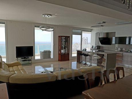 Penthouse on the beach, Netanya - günlük kira için daire
