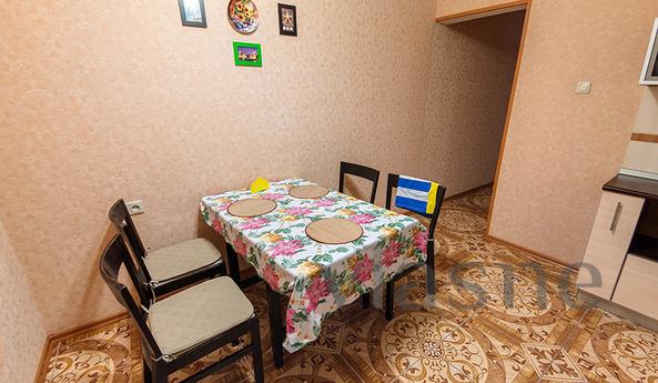 The apartment is in a new house, Yekaterinburg - günlük kira için daire