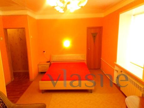 Metro Marx, Wi-Fi, excellent condition, Novosibirsk - apartment by the day