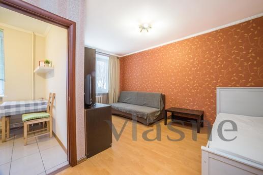 Comfortable apartment near the subway, Москва - квартира подобово