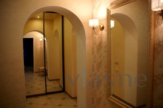 Luxury 3-bedroom in the heart!, Volgograd - günlük kira için daire