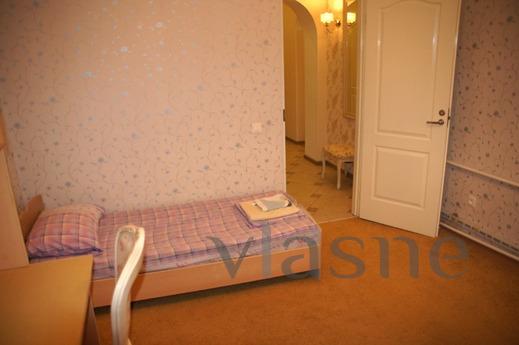 Luxury 3-bedroom in the heart!, Volgograd - günlük kira için daire