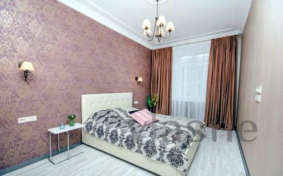 In the center of Tyumen, a modern, clean, large-sized apartm