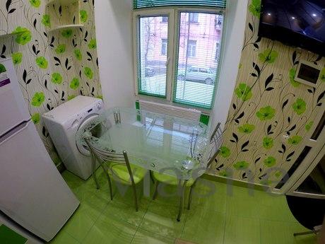 with designer renovation Studio, Simferopol - mieszkanie po dobowo