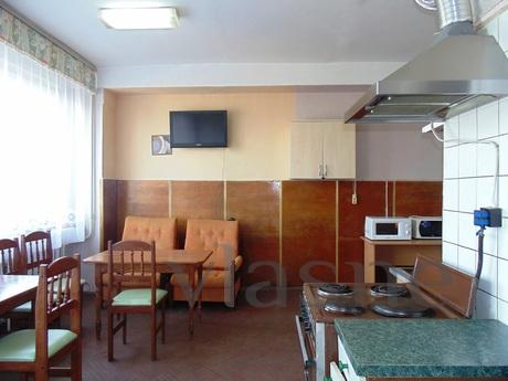 Her dönem için 2-4 yataklı mini odalar, Kyiv - günlük kira için daire
